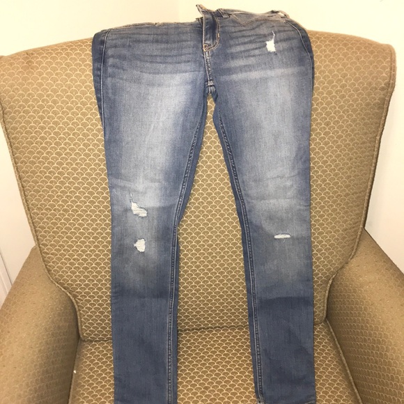 Hollister Low-Rise Jeans - Picture 4 of 5